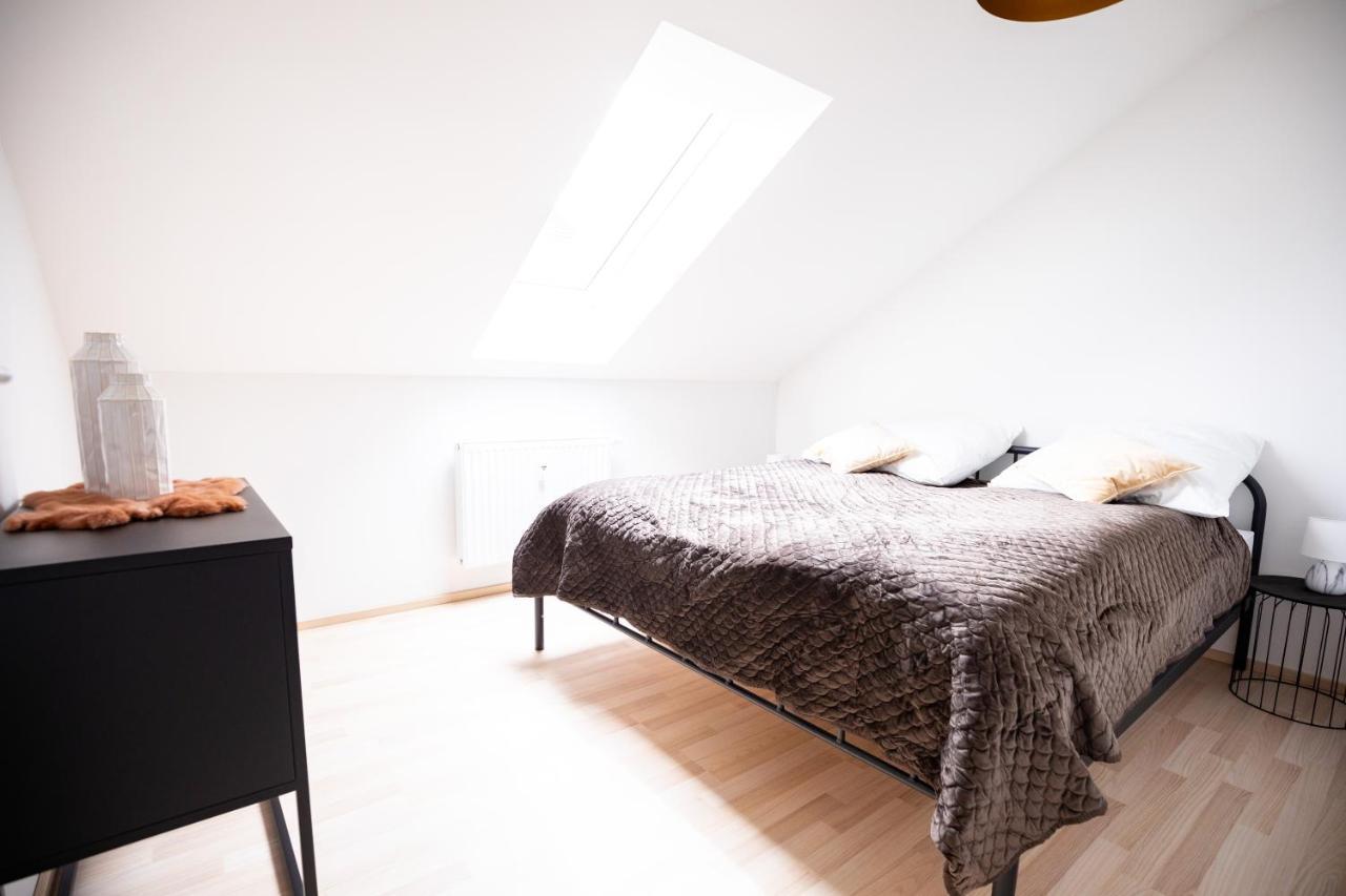 Design-Ferienwohnung In Kelberg Am Nuerburgring: Platz Fuer 6, Kueche, Wifi, Netflix 外观 照片