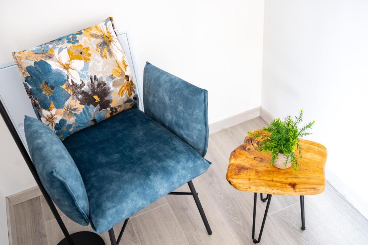 Design-Ferienwohnung In Kelberg Am Nuerburgring: Platz Fuer 6, Kueche, Wifi, Netflix 外观 照片