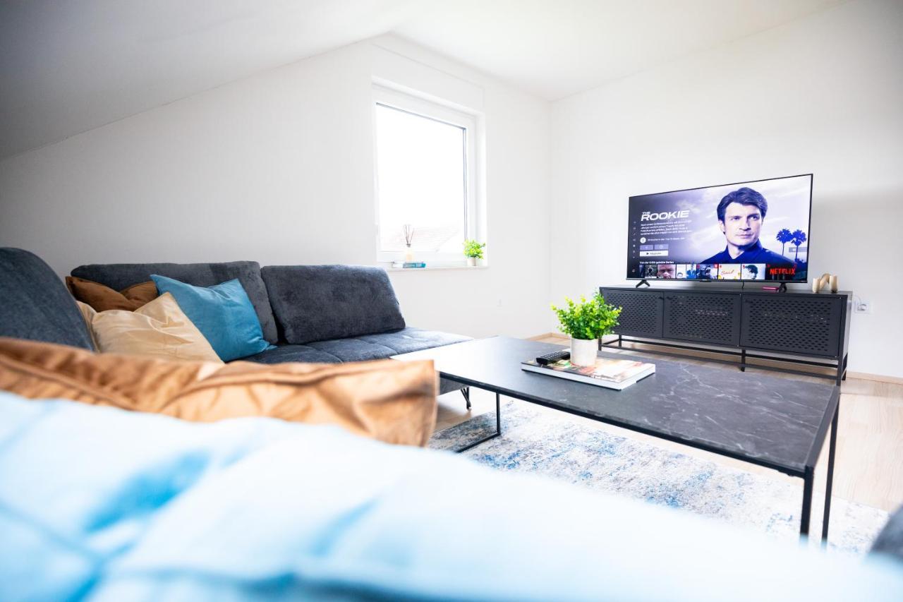 Design-Ferienwohnung In Kelberg Am Nuerburgring: Platz Fuer 6, Kueche, Wifi, Netflix 外观 照片