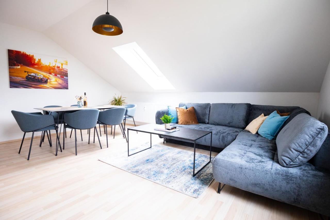 Design-Ferienwohnung In Kelberg Am Nuerburgring: Platz Fuer 6, Kueche, Wifi, Netflix 外观 照片